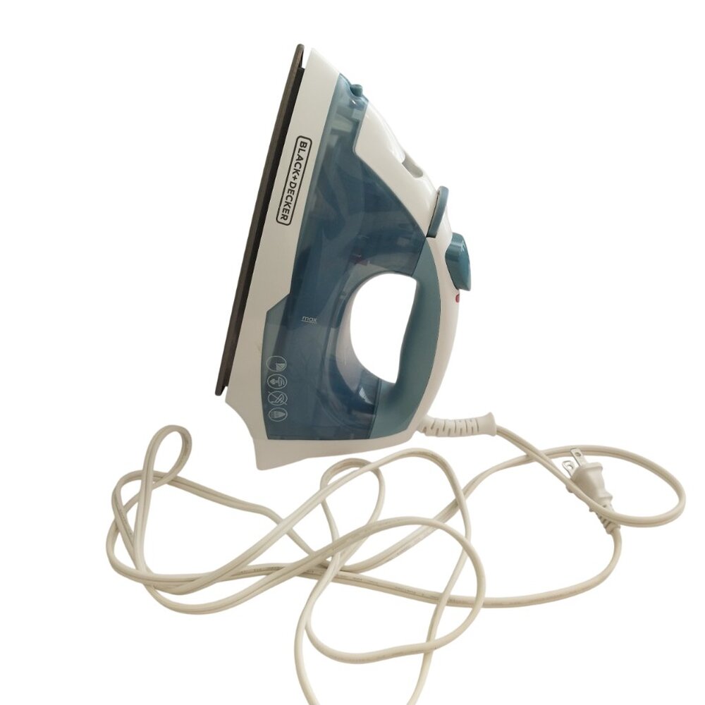 Black and Decker Easy Steam Compact Clothing Iron New In Box 1200 Watts - Picture 5 of 11